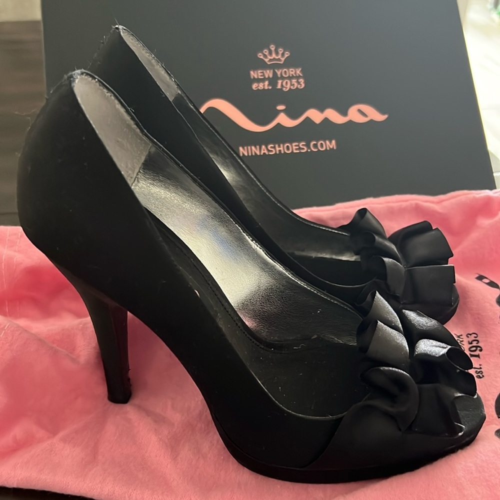 Nina Satin Dress Peep Toe Pump w/Bow Size 6